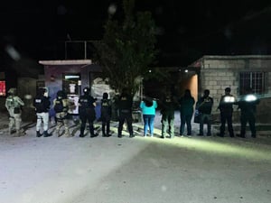 Autoridades de los tres órdenes de gobierno realizaron un cateo en San Antonio, Sabinas, asegurando droga y deteniendo a una persona durante operativo