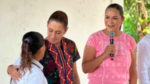 Ariadna Montiel, secretaria de Bienestar, entregó tarjetas de Pensión Mujeres Bienestar, reconociendo el trabajo histórico de mujeres mexicanas