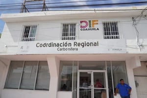  Apoyos a pacientes con cáncer, reforzando el compromiso del sistema con la salud de la comunidad.  La presidenta Honoraria del Sistema DIF Sabinas, Alma