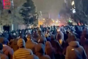 Una ONG denuncia que al menos 538 personas han muerto en las protestas en Irán; hospitales están “abrumados” y el apagón de internet supera 60 horas.