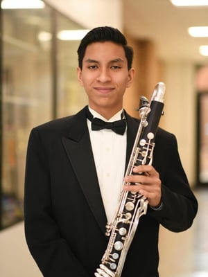 Un estudiante de Eagle Pass High School fue seleccionado para presentarse en el escenario de Carnegie Hall, en Nueva York, uno de los recintos musicales