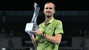    Daniil Medvedev comenzó 2026 con un título en Brisbane. El ruso no solo ganó, sino que estableció una marca histórica en su carrera.  Daniil