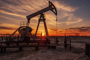 Pese a las recientes advertencias presidenciales, Washington mantiene la política que permite a México abastecer de combustible a la isla caribeña.