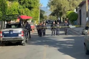 Una persecución policial en Morelos derivó en un tiroteo contra presuntos integrantes de “La Empresa”, con saldo de un abatido, dos policías heridos y armas