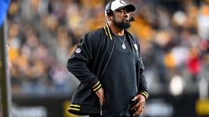    Mike Tomlin ha puesto fin a su etapa de 19 años al frente de los Steelers tras una eliminación en playoffs. Una era histórica concluye.  Mike Tomlin anunció