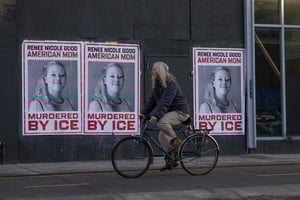 Una ola de renuncias sacude la Fiscalía de Mineápolis tras presiones para investigar a la viuda de una mujer abatida.  Seis abogados de la Fiscalía