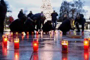 El cantón de Valais, Suiza, otorgará ayuda de 10 mil francos a víctimas del incendio en Crans-Montana y abrirá cuenta para donaciones.  El cantón suizo