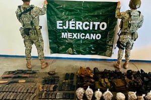 En operativos militares en Culiacán y Badiraguato, Sinaloa, se aseguraron drogas, un dron, armas automáticas, un aditamento lanzagranadas y explosivos