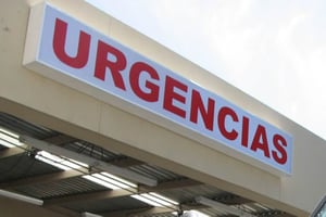 Una estudiante de 13 años fue abusada sexualmente y apuñalada cerca de su escuela. Vecinos la auxiliaron y la policía detuvo a un probable responsable.  León,