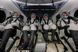 La misión Crew-11 de la NASA regresó anticipadamente a la Tierra tras una emergencia médica, con un amerizaje exitoso de la cápsula Dragon de SpaceX frente