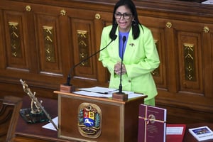 La presidenta encargada Delcy Rodríguez presentó un proyecto de reforma a la Ley de Hidrocarburos para atraer inversión extranjera y fortalecer la industria