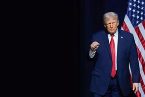 EE. UU. anunciará aranceles del 10% a productos de ocho países europeos desde febrero si no apoyan el plan estadounidense para la compra de Groenlandia.