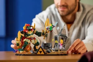 LEGO anunció un nuevo set inspirado en The Legend of Zelda: Ocarina of Time, que recrea la batalla final entre Link, Zelda y Ganon.  LEGO lanzará