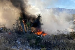 Se presume que alguien le prendió fuego a la camioneta y el fuego se expandió.  Autoridades municipales investigan un incendio presuntamente provocado