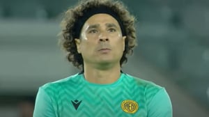    El AEL Limassol, con Guillermo Ochoa en la portería, superó al Akritas y recuperó el triunfo en su camino hacia la ronda de campeonato.  Con un doblete