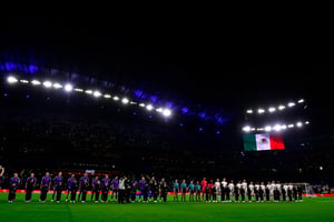    Un espectáculo de goles, con Luis Hernández y Cafú como estrellas, culminó con la victoria de las Leyendas de México en los penales.  Las Leyendas de México