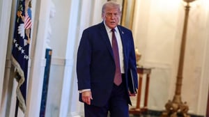 Donald Trump relanzó una política arancelaria agresiva en su segundo mandato, elevando tensiones comerciales, afectando a América Latina y reabriendo