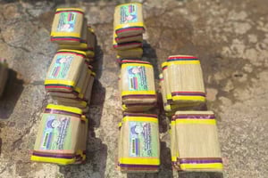 Autoridades de Panamá decomisaron 278 paquetes de presunta droga en aguas de Darién, durante un operativo que dejó dos hombres detenidos y una embarcación