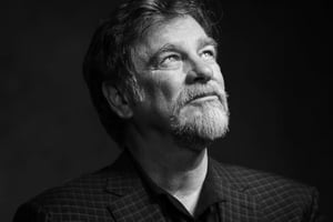 La industria de la animación lamenta la muerte de Roger Allers, codirector de El Rey León, fallecido en Egipto, dejando un legado clave en Disney.  El cineasta