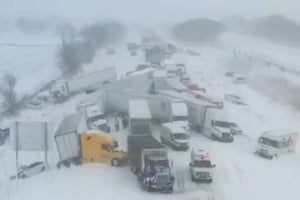 Una tormenta invernal provocó un choque múltiple en Michigan, involucrando más de 100 vehículos en la interestatal 196, dejando varios heridos sin víctimas