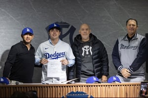 El joven talento de Barroteran, Roberto Saucedo Jr, inicia su carrera profesional en béisbol tras firmar con los Dodgers de Los Ángeles rumbo a MLB.