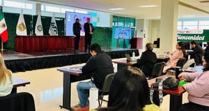 Docentes y estudiantes de la Región Carbonífera participaron en una capacitación sobre educación socioemocional, con el objetivo de reforzar habilidades como