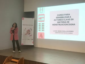 Con el objetivo de fortalecer la atención y sensibilización del personal médico, el Departamento de Salud Reproductiva impartió una capacitación en materia
