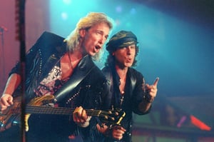 Francis Buchholz, bajista histórico de Scorpions, falleció a los 71 años tras una batalla privada contra el cáncer, dejando un legado clave en el rock.