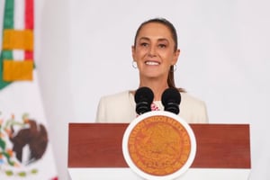 Claudia Sheinbaum afirmó en Veracruz que los programas sociales son derechos constitucionales, criticó gobiernos pasados y destacó inversión social y equidad