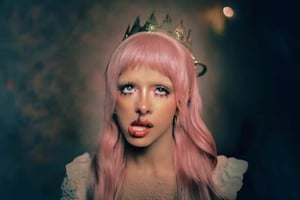 Melanie Martínez reapareció en redes sociales con ‘Circle’, su nuevo personaje, y anunció un álbum doble conceptual centrado en la inteligencia artificial.