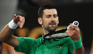    Novak Djokovic continúa su impecable camino en el Abierto de Australia. El serbio avanza a octavos con una victoria contundente.  Con una sólida victoria