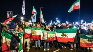 El jefe del Poder Judicial iraní advirtió castigos sin clemencia contra responsables de protestas, mientras aumentan detenciones, denuncias de muertos