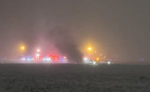 Un jet privado se estrelló esta noche cuando despegaba en Bangor, Maine, informó la cadena estadounidense CNN.  Fuentes cercanas informaron a CNN