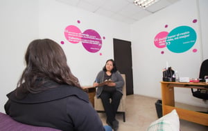 La violencia psicológica y la violencia digital se han consolidado como las principales agresiones que enfrentan mujeres, adolescentes y niñas en Piedras