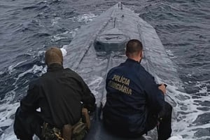 Autoridades portuguesas interceptaron un narcosubmarino con más de nueve toneladas de cocaína en el Atlántico, una de las mayores incautaciones registradas