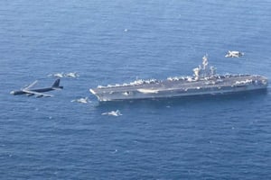 El despliegue de portaaviones estadounidenses en Medio Oriente reaviva las tensiones con Irán, que advirtió que la presencia militar no frenará