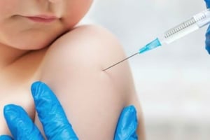 La administración de vacunas caducadas a 253 personas, en su mayoría bebés, generó polémica en España y activó protocolos sanitarios en Euskadi.  El Servicio