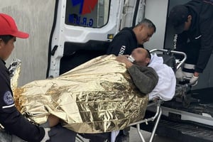 El incidente movilizó a los cuerpos de rescate y de seguridad.  Un albañil resultó lesionado tras sufrir una descarga eléctrica mientras realizaba trabajos