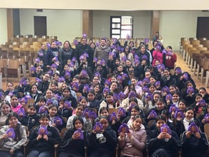 La Jurisdicción Sanitaria No. 3 entregó kits de menstruación digna a jóvenes de la región carbonífera, como parte del programa que garantiza atención