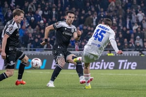    La fase de liga de la Europa League 2025-2026 culminó. Conoce los equipos que pasaron directo a octavos y los que irán a la dura fase de playoffs.  La UEFA