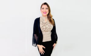 “Hacer el bien sin mirar a quién ni esperar nada”  Mi nombre es Marisol Avila Menchaca, soy maestra por vocación y toda mi vida la he dedicado a la educación.