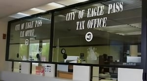 Con el inicio de febrero, entró en vigor un nuevo esquema de recargos para los contribuyentes de Eagle Pass que mantienen adeudos en el impuesto de propiedad.