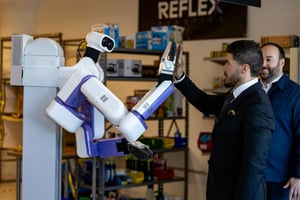 Reflex Robotics, empresa de robots humanoides fundada por egresados del MIT, abrirá operaciones en Nuevo León y generará 2 mil empleos directos.  Durante