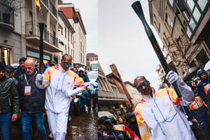 Desde Italia, Snoop Dogg participó como portador oficial de la antorcha olímpica rumbo a la inauguración de los Juegos Olímpicos de Invierno Milano Cortina
