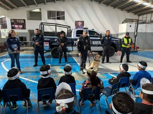 Con pláticas y actividades preventivas, Seguridad Pública de Sabinas refuerza la cultura de la prevención y el acercamiento con la comunidad estudiantil