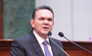 A una semana del atentado en Culiacán, el diputado de Movimiento Ciudadano, Sergio Torres Félix, permanece intubado y en coma inducido, informó el gobernador