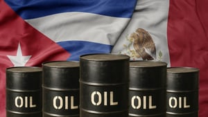 México analiza cómo enviar crudo a Cuba sin enfrentar aranceles de Estados Unidos, mientras la isla atraviesa una aguda escasez de combustible y apagones.