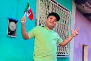 El influencer Juan Diego Maldonado “El Chabelo” fue asesinado a balazos dentro de un local en Huixtla, Chiapas; dos personas resultaron heridas en el ataque.