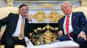 El Ejército de Colombia recibió este viernes once vehículos blindados para reforzar las operaciones contra grupos armados ilegales, como resultado