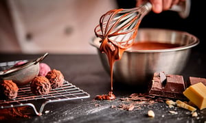ICATEC inició inscripciones para sus cursos de repostería, ofreciendo capacitación práctica en pasteles de vitrina, pastelería gourmet y galletas